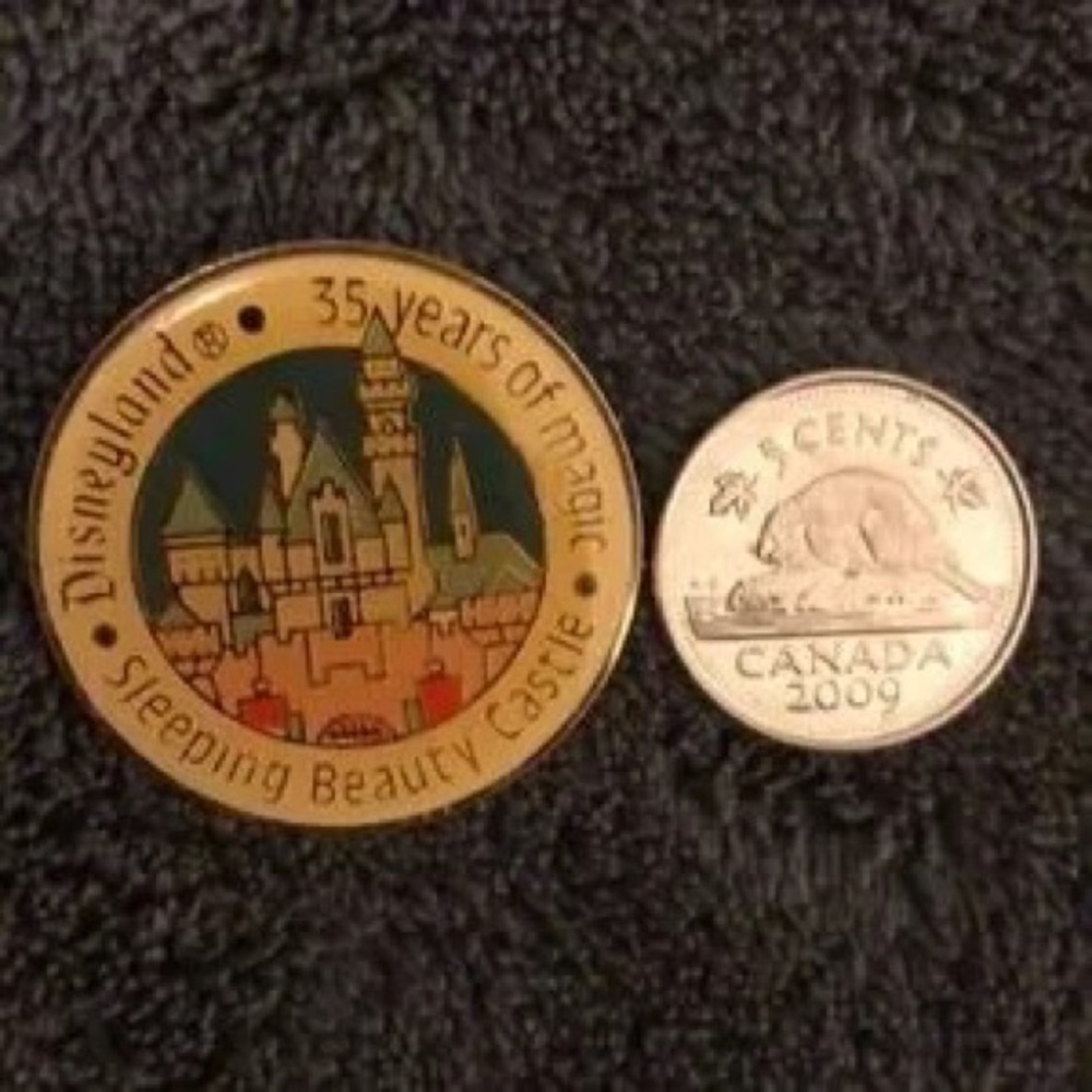 Disneyland Sleeping Beauty Castle Commemorative Pin - Gold, Blue, Green - Picture 3 of 7